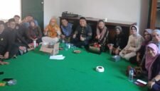 Foto: Sejumlah Pembina dan Pengurus Yayasan Pangeran Sumedang (YPS) berkumpul dalam sebuah pertemuan di Bandung, Jumat (28/8/2026).