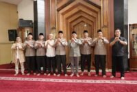 Kapolda Jawa Barat Irjen Pol Pipit Rismanto turun langsung menyapa masyarakat melalui kegiatan Jumat Keliling di wilayah Cimahi, Jawa Barat, Jumat (28/8). Kegiatan tersebut menjadi sarana memperkuat silaturahmi sekaligus membangun komunikasi dengan ulama, tokoh agama, dan warga.