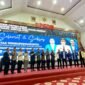 Foto: Sejumlah pengurus dan peserta berfoto bersama di atas panggung saat kegiatan Pendidikan Kader Tingkat Madya (PKTM) DPD Gerakan Angkatan Muda Kristen Indonesia (GAMKI) Sumatera Utara 2026 di Gedung Aula BPSDM Provinsi Sumatera Utara, Medan, Sabtu (29/8/2026).
