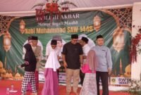Foto: Andri Nugraha Santuni Anak Yatim di Peringatan Maulid Nabi di Kampung Bata Alam