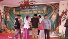 Foto: Andri Nugraha Santuni Anak Yatim di Peringatan Maulid Nabi di Kampung Bata Alam