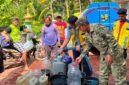 Foto: Personel Koramil 0806-11/Panggul bersama Balai Besar Wilayah Sungai (BBWS) Brantas dan PDAM Trenggalek menyalurkan bantuan 8.000 liter air bersih kepada warga Desa Ngrencak, Kecamatan Panggul, Kabupaten Trenggalek, Sabtu (1/8/2026).