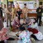 Foto: Wali Kota Administrasi Jakarta Pusat Arifin meninjau pelatihan Usaha Ekonomi Produktif (UEP) bidang tata boga yang diselenggarakan Suku Dinas Sosial Jakarta Pusat di Johar Baru, Selasa (4/8/2026). 