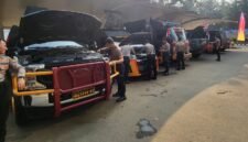 Foto: Sejumlah personel Direktorat Pengamanan Objek Vital (Ditpamobvit) Korsabhara Baharkam Polri melakukan pemeriksaan kendaraan dinas dan alat material khusus (almatsus), Selasa (11/8/2026).