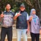 Foto: Petugas Perhutani KPH Bandung Utara bersama mahasiswa Kuliah Kerja Lapangan (KKL) Universitas Jambi (Unja) dan Lembaga Masyarakat Desa Hutan (LMDH) Lembah Harapan Jaya berfoto bersama usai kegiatan edukasi dan komunikasi sosial terkait perlindungan kawasan hutan di wilayah BKPH Lembang, Bandung Utara, Jawa Barat.