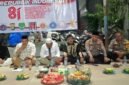 Foto: Suasana penuh khidmat mewarnai malam tasyakuran HUT ke-81 Kemerdekaan Republik Indonesia di lingkungan RW 08 Kelurahan Duri Utara, Kecamatan Tambora, Jakarta Barat, Minggu malam (16/8/2026).