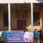 Foto: Sejumlah pengurus dan relawan IKAL Lemhannas RI berfoto bersama di depan Posko IKAL Peduli di Desa Lengkosambi, Kecamatan Ratu Ngada, Nusa Tenggara Timur. Posko tersebut menjadi bagian dari upaya IKAL Lemhannas bersama STIPER Flores Bajawa dalam memberikan bantuan kemanusiaan dan mendukung penanganan warga terdampak gempa Flores.