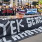 Foto: Puluhan warga terdampak proyek panas bumi bersama organisasi masyarakat sipil menggelar aksi menolak ekspansi geothermal di depan Jakarta International Convention Center (JICC), Jakarta, Kamis (20/8/2026).