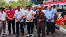 Foto: Seorang anggota Legiun Veteran Republik Indonesia (LVRI) menyampaikan pesan dalam kegiatan PRIMADONA yang digelar di halaman Kantor Wali Kota Jakarta Utara, Jumat (21/8/2026).