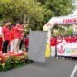 Foto: Wali Kota Arifin bersama sejumlah peserta melepas dan mengikuti kegiatan jalan sehat. Peserta kemudian menempuh rute yang telah ditentukan sebelum kembali ke titik akhir di Kantor Wali Kota Jakarta Pusat.