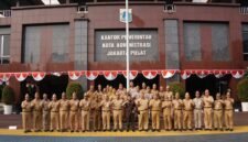 Foto: Jajaran Pemerintah Kota Administrasi Jakarta Pusat bersama Kejaksaan Negeri Jakarta Pusat berfoto bersama di halaman Kantor Wali Kota Jakarta Pusat, Jalan Tanah Abang I, Gambir, Senin (24/8/2026).