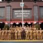 Foto: Jajaran Pemerintah Kota Administrasi Jakarta Pusat bersama Kejaksaan Negeri Jakarta Pusat berfoto bersama di halaman Kantor Wali Kota Jakarta Pusat, Jalan Tanah Abang I, Gambir, Senin (24/8/2026).