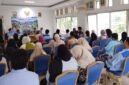 Foto: Sejumlah peserta mengikuti Pelatihan Pemilahan dan Pengelolaan Sampah yang digelar DPW BKPRMI DKI Jakarta במסגרת program ECO ACTION di Pulau Pramuka, Kepulauan Seribu.