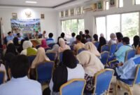 Foto: Sejumlah peserta mengikuti Pelatihan Pemilahan dan Pengelolaan Sampah yang digelar DPW BKPRMI DKI Jakarta במסגרת program ECO ACTION di Pulau Pramuka, Kepulauan Seribu.