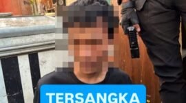 Foto: Salah satu tersangka yang diamankan Polisi, diduga terlibat dalam aksi kejahatan jalanan saat melaksanakan patroli rutin di wilayah Jakarta Timur pada Minggu (2/8/2026) dini hari. (Dok-Istimewa)