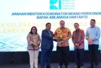 Menteri Koordinator Bidang Perekonomian Airlangga Hartarto menegaskan kawasan industri memiliki peran strategis dalam mendorong pertumbuhan ekonomi nasional, terutama untuk mencapai target pertumbuhan ekonomi sebesar 8 persen.