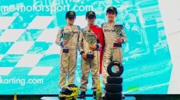 Muhammad FA Wibowo (tengah) dari Indonesia, menjadi Juara I lomba gokart, pada IAME Seri Round 5 di South Garda Karting, Lonato Italia, pada musim kompetisi 2026. (Foto: Ist.)