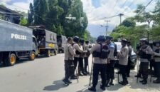 Foto: Anggota kepolisian Polres Jayapura saat mengamankan aksi unjuk rasa (UNRAS) KNPB di Sentani, Jayapura. (Dok: Istimewa)