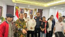 Foto: Koalisi Besar Perjuangan Buruh Indonesia (KPBI) bersama Federasi Serikat Pekerja Perfilman Indonesia (F-SPPI) secara resmi menyerahkan usulan materi Rancangan Undang-Undang (RUU) Ketenagakerjaan yang memuat pengaturan khusus bagi pekerja seni, kreatif, budaya, dan perfilman kepada pimpinan Dewan Perwakilan Rakyat Republik Indonesia (DPR RI) serta Panitia Kerja (Panja) RUU Ketenagakerjaan di Gedung Nusantara, Kompleks Parlemen Senayan, Jakarta, Selasa (4/8/2026). (Dok: Istimewa)