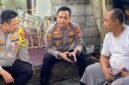 Foto: Kapolsek Tambora AKP Wahyu Hidayat, S.T.K., S.I.K., didampingi Bhabinkamtibmas Kelurahan Tanah Sereal Aiptu M. Aziz, S.H., Ketua RW 12 beserta jajaran pengurus lingkungan dan warga setempat. (Dok-Istimewa)