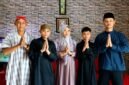 Foto: Ustadz Muhammad Nabawi bersama keluarga. (Dok: Istimewa)