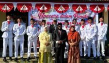 Foto: Pelaksanaan upacara peringatan HUT ke-81 Kemerdekaan RI oleh keluarga besar MIN, MTs Negeri, serta MA di Kota Jayapura, Papua. (Dok: Istimewa)