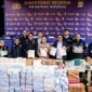 Foto: Polda Metro Jaya bekerja sama dengan Direktorat Jenderal Pajak Kementerian Keuangan telah berhasil mengungkap sindikat produksi dan penjualan meterai palsu. Dari pengungkapan ini, telah menetapkan 16 tersangka dalam konferensi pers di Polda Metro Jaya, Rabu (19/8/2026). (Dok: Istimewa)