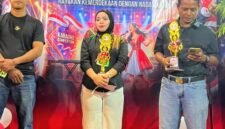 Foto: Juara Harapan 1,2 dan 3 Lomba Karaoke RW. 015, Bidara Cina, Jatinegara, Jakarta Timur. (Dok: Istimewa)