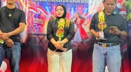 Foto: Juara Harapan 1,2 dan 3 Lomba Karaoke RW. 015, Bidara Cina, Jatinegara, Jakarta Timur. (Dok: Istimewa)