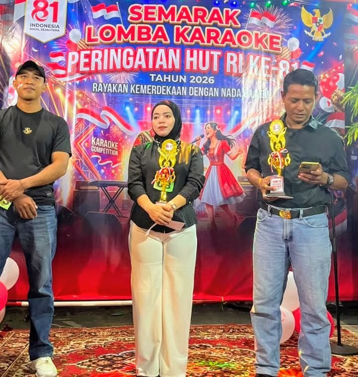 Foto: Juara Harapan 1,2 dan 3 Lomba Karaoke RW. 015, Bidara Cina, Jatinegara, Jakarta Timur. (Dok: Istimewa)