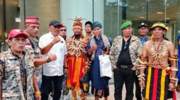 Foto: Ketua Umum FPPI, Kolonel (Purn) Sugeng Waras, bersama jajaran pengurus FPPI dan perwakilan masyarakat Kelompok Tani CAL usai menyampaikan aspirasi di kawasan SCBD, Jakarta Selatan, Senin (24/8/2026). (Dok: okj/fn)