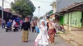 Foto: Mustika Derayu sebagai mayoret dan juga pemilik lagu “Cinta Fatamorgana” dan “Aku, Bukan Dia”. (Dok: Istimewa)