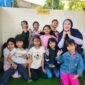 Foto: Yanni Triana bersama anak-anak warga RT 006 RW 04, Kelurahan Cipinang Cempedak, Kecamatan Jatinegara, Jakarta Timur saat wisata liburan ke Atlantis Ancol, Jakarta, pada Sabtu (29/8/2026). (Dok: Istimewa)