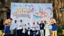 Foto: Perayaan Hari Ulang Tahun (HUT) ke-41 Dunia Fantasi (Dufan) Ancol tidak hanya dikemas melalui hiburan dan festival musik. Semangat berbagi dan kepedulian sosial turut menjadi bagian penting dalam rangkaian perayaan tersebut melalui kegiatan Gema Tadarus 2026 yang digelar di Panggung Hysteria, Jumat (28/8/2026). (Dok: Istimewa)