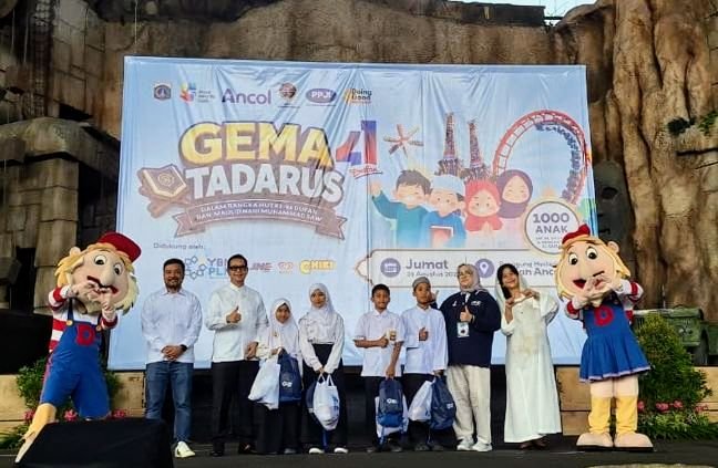 Foto: Perayaan Hari Ulang Tahun (HUT) ke-41 Dunia Fantasi (Dufan) Ancol tidak hanya dikemas melalui hiburan dan festival musik. Semangat berbagi dan kepedulian sosial turut menjadi bagian penting dalam rangkaian perayaan tersebut melalui kegiatan Gema Tadarus 2026 yang digelar di Panggung Hysteria, Jumat (28/8/2026). (Dok: Istimewa)