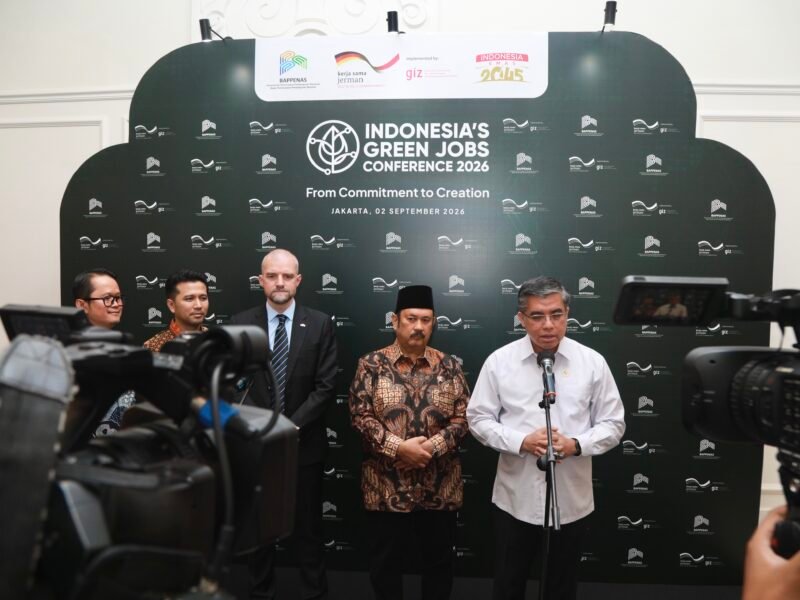 Kementerian Ketenagakerjaan (Kemnaker) menyiapkan kompetensi tenaga kerja untuk menangkap peluang penciptaan lapangan kerja hijau atau green jobs yang diproyeksikan mencapai 5,3 juta hingga 9 juta lapangan kerja baru dalam 5-10 tahun ke depan.