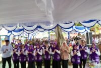 Ketua Umum Tim Penggerak (TP) Posyandu Tri Tito Karnavian mendorong penguatan transformasi pelayanan Posyandu yang kini mencakup enam bidang Standar Pelayanan Minimal (SPM). Langkah tersebut dinilai penting untuk memastikan kebutuhan dasar masyarakat terpenuhi sekaligus mendukung upaya pencegahan stunting.