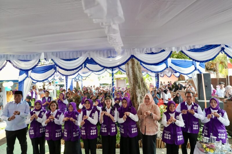 Ketua Umum Tim Penggerak (TP) Posyandu Tri Tito Karnavian mendorong penguatan transformasi pelayanan Posyandu yang kini mencakup enam bidang Standar Pelayanan Minimal (SPM). Langkah tersebut dinilai penting untuk memastikan kebutuhan dasar masyarakat terpenuhi sekaligus mendukung upaya pencegahan stunting.