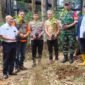 Foto: Perum Perhutani KPH Bandung Utara bersama pengelola wisata Dusun Bambu dan sejumlah pemangku kepentingan melakukan penanaman pohon di kawasan wisata Dusun Bambu, Desa Kertawangi, Kecamatan Cisarua, Kabupaten Bandung Barat.