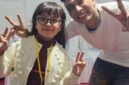 Nama Shelyn Adlyani Hendroharto mulai mencuri perhatian berkat kepiawaiannya bermain drum di usia yang masih sangat muda. Meski baru duduk di bangku kelas 3 SD, bocah asal Papua ini sudah mampu memainkan sejumlah lagu populer dengan penuh percaya diri.