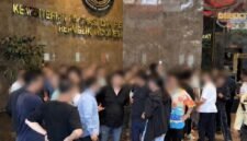 Menteri Imigrasi dan Pemasyarakatan (Imipas) Agus Andrianto menemui 46 Pekerja Migran Indonesia (PMI) yang tengah menjalani proses keimigrasian di Depot Tahanan Imigrasi (DTI) Semenyih, Selangor, Malaysia, Senin (7/9).