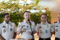 Direktorat Jenderal Imigrasi memberikan kemudahan layanan keimigrasian bagi warga negara asing (WNA) yang terdampak gangguan penerbangan akibat erupsi Gunung Anak Krakatau.