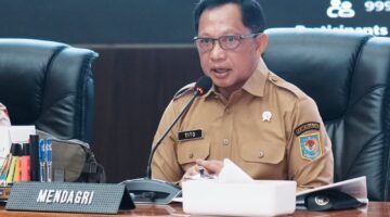 Menteri Dalam Negeri (Mendagri) Muhammad Tito Karnavian mengungkapkan inflasi Indonesia secara tahunan atau year-on-year (YoY) pada Agustus 2026 mencapai 3,19 persen. Sementara secara bulanan atau month-to-month (MtM), inflasi Agustus 2026 tercatat naik 0,21 persen dibandingkan Juli 2026.