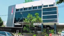 Foto: Gedung Kantor Pertanahan (Kantah) Kota Administrasi Jakarta Utara, terlihat dari sisi depan, Selasa (15/9/2026). Di tengah polemik dugaan pemblokiran nomor WhatsApp sejumlah wartawan oleh pejabat Kantah Jakarta Utara, pihak BPN menegaskan komunikasi dengan insan pers tetap terbuka melalui jalur resmi kehumasan
