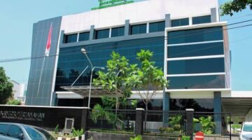 Foto: Gedung Kantor Pertanahan (Kantah) Kota Administrasi Jakarta Utara, terlihat dari sisi depan, Selasa (15/9/2026). Di tengah polemik dugaan pemblokiran nomor WhatsApp sejumlah wartawan oleh pejabat Kantah Jakarta Utara, pihak BPN menegaskan komunikasi dengan insan pers tetap terbuka melalui jalur resmi kehumasan