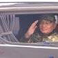 Menteri Pertahanan (Menhan) RI Sjafrie Sjamsoeddin meninjau kapal Japan Maritime Self-Defense Force (JMSDF) JS Kunisaki beserta tiga helikopter CH-47 Chinook di Mempawah, Kalimantan Barat, Rabu (16/9).