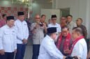 Foto: Ketua Umum Palang Merah Indonesia (PMI) Jusuf Kalla (JK) berbincang bersama jajaran pengurus PMI usai meresmikan gedung baru Markas PMI DKI Jakarta dan Unit Donor Darah (UDD) PMI di Jalan Kramat Raya, Jakarta Pusat, Kamis (17/9/2026).