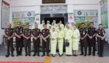 Foto: Kepala Kejaksaan Tinggi (Kajati) Jawa Tengah Teguh Subroto, S.H., M.H., bersama jajaran berfoto bersama saat melakukan kunjungan kerja ke Kejaksaan Negeri (Kejari) Purbalingga,