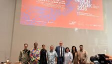 Foto: Sejumlah narasumber dan tokoh industri kreatif berfoto bersama dalam pembukaan Indonesia Design Week (IDW) 2026 di Indonesia Design District (IDD) PIK2, Tangerang, Banten, Jumat (18/9/2026).