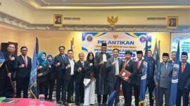 Foto: Ketum DePA-RI, TM Luthfi Yazid, usai melantik pengurus DPC DePA-RI Kota Surakarta, Boyolali, Karanganyar, Sragen, Wonogiri dan Kutoharjo.